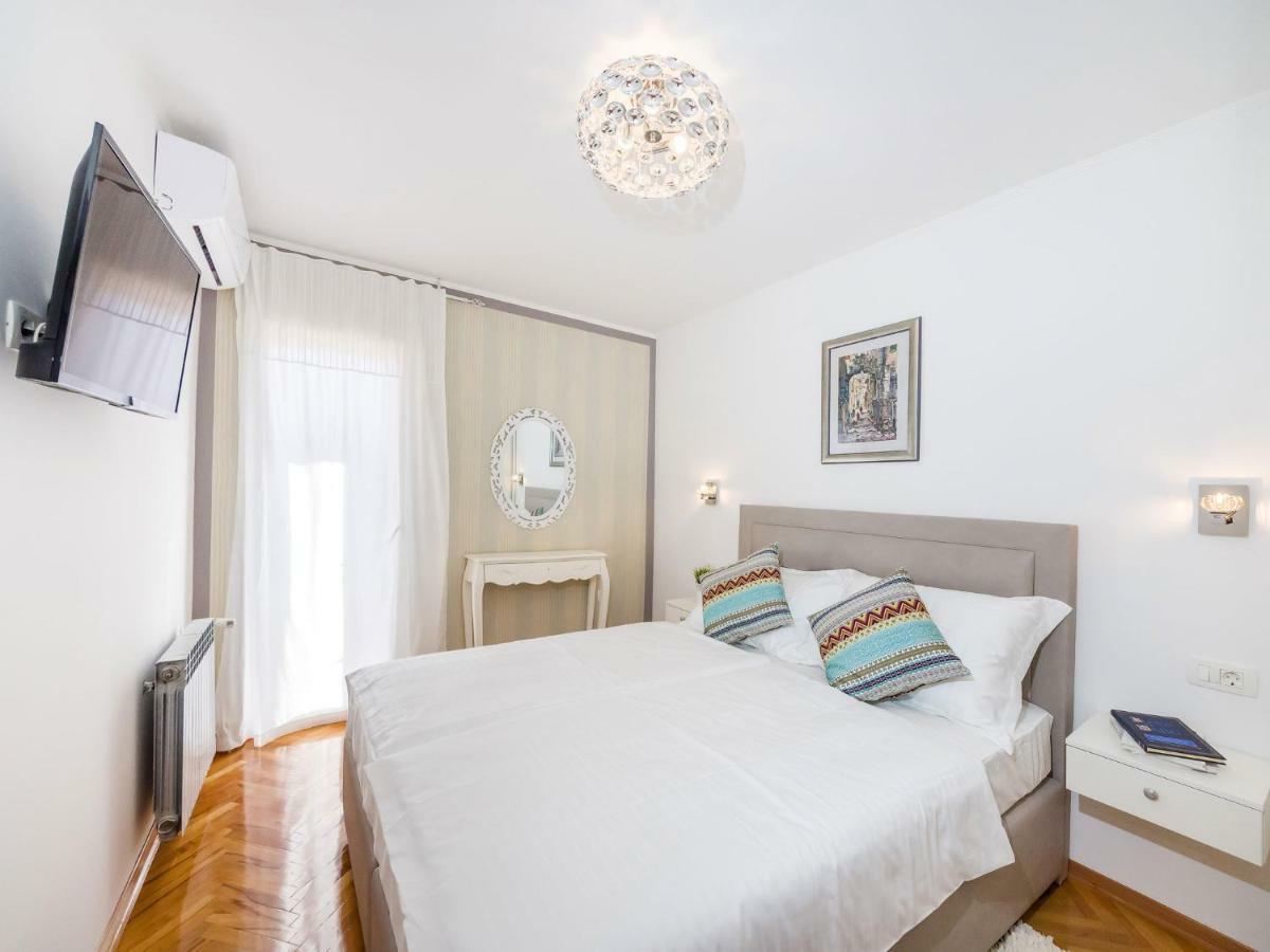 Navis Luxury Villa ヴォディツェ エクステリア 写真
