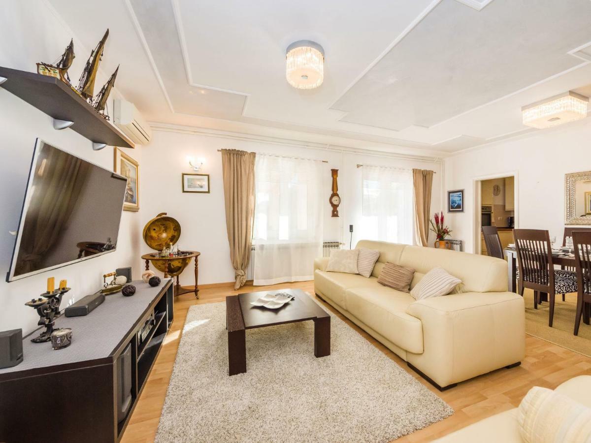 Navis Luxury Villa ヴォディツェ エクステリア 写真
