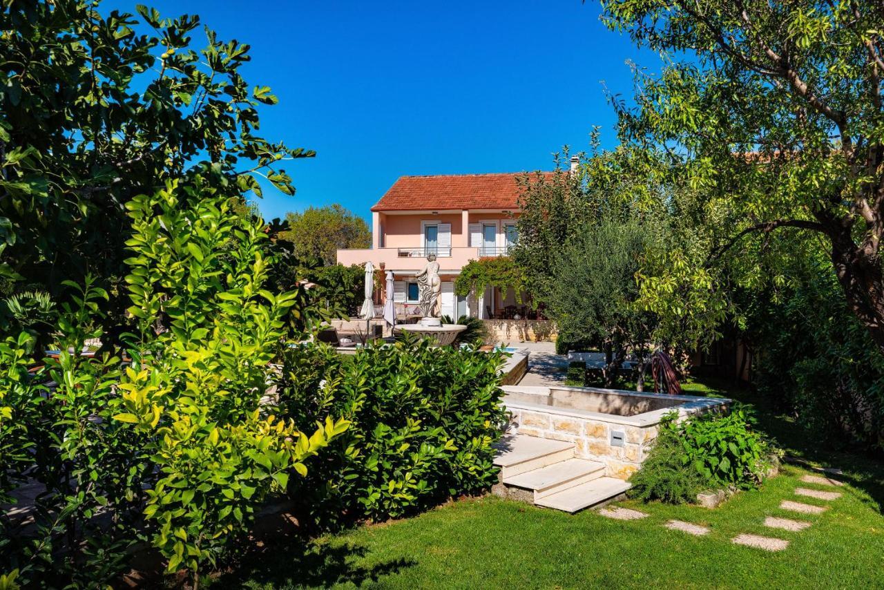 Navis Luxury Villa ヴォディツェ エクステリア 写真